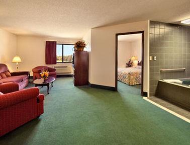 Super 8 By Wyndham Bowling Green Habitación foto